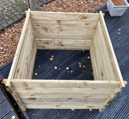 Composter 93cm x 70cm x 93cm